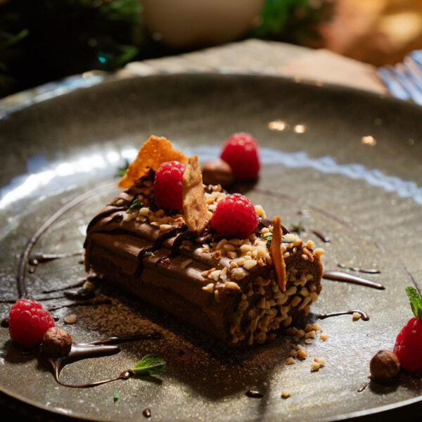 Mini bûche Praliné – Cacahuète – Caramel